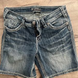 Silver Suki short 29